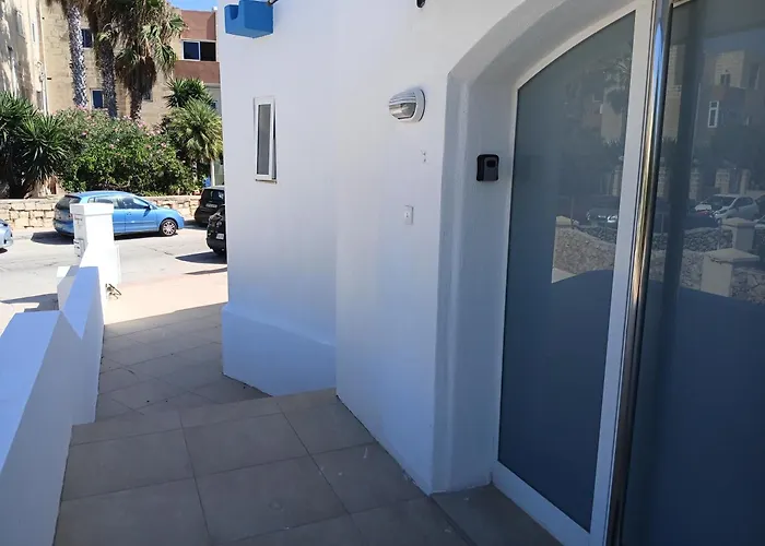 Semi-Villa 'Ammorin' With Seaview - 2 Bedrooms Apartment St. Paul's Bay